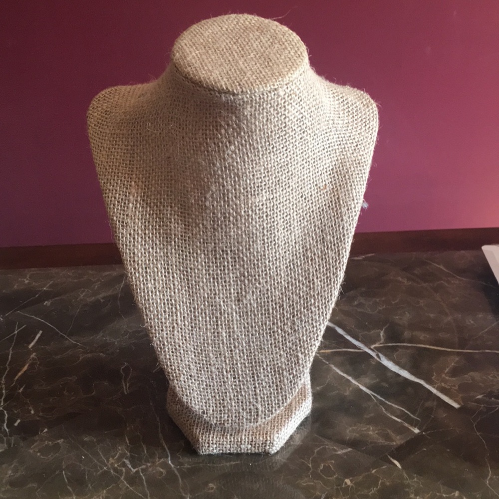 Necklace display